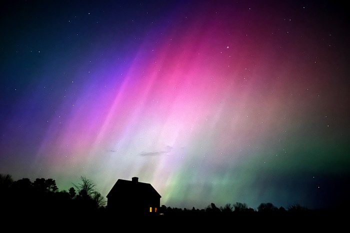 Solar storm causes aurora borealis in Maine