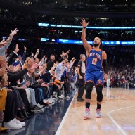 Knicks star Jalen Brunson celebrates