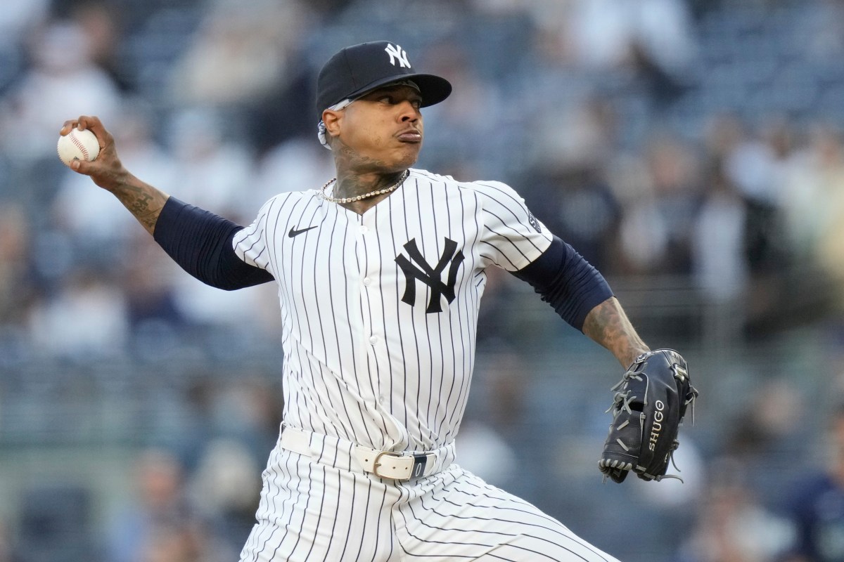 Yankees pitcher Marcus Stroman throwing