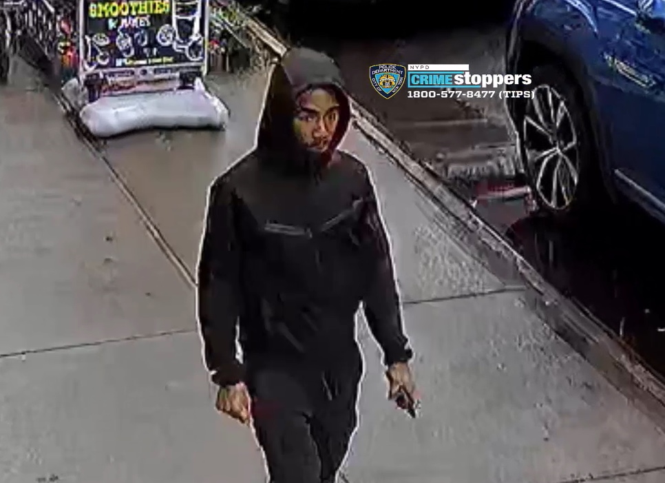 Suspect involved in East Harlem rape attempt at Verizon store