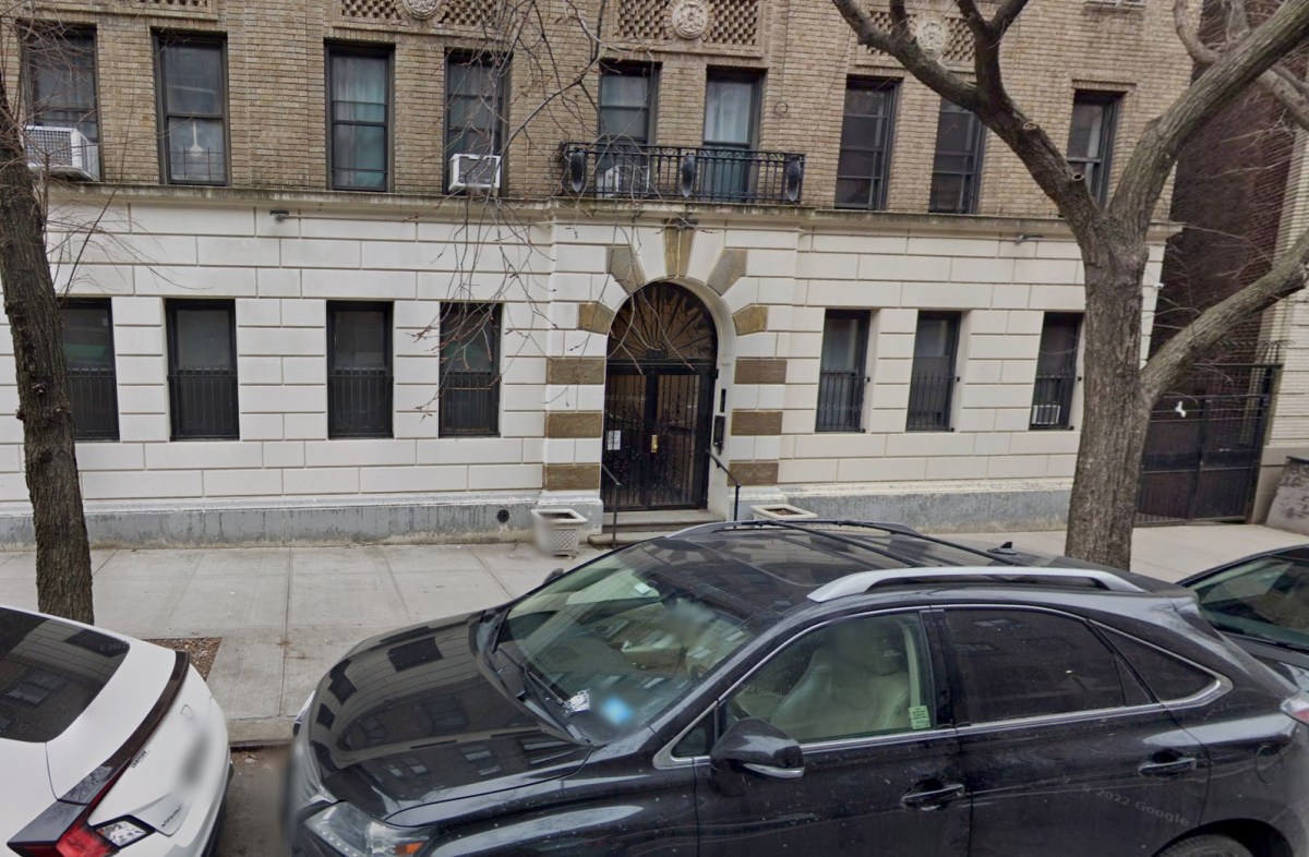 Manhattan apartment building where woman was stabbed dead
