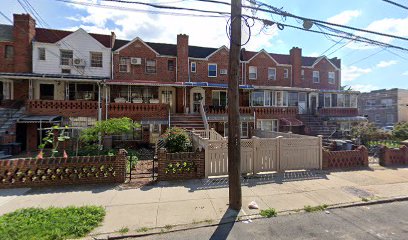houses in daytime in Bensonhurst Brooklyn