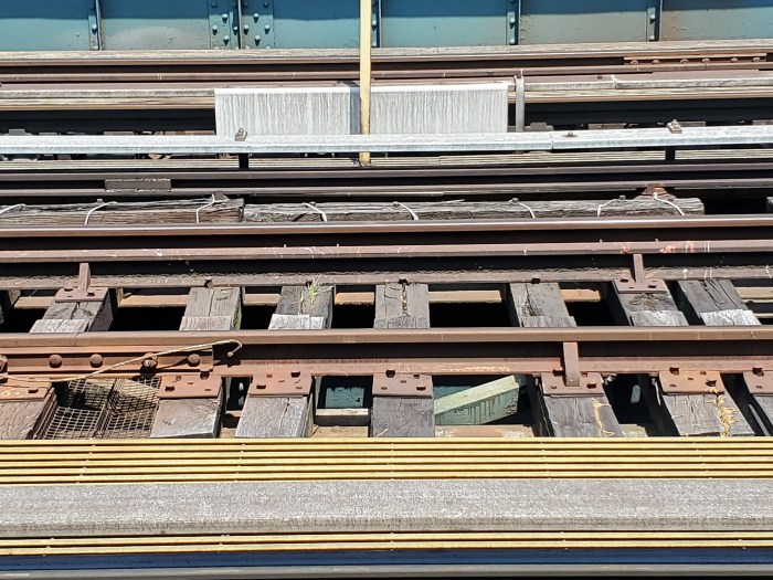 Fit to be tied? A train riders freaked by subway tracks held together by zip ties 7