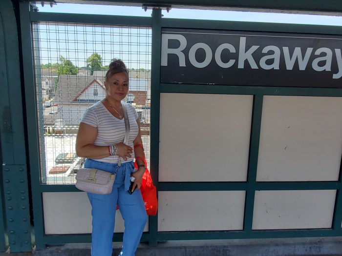 Fit to be tied? A train riders freaked by subway tracks held together by zip ties 6