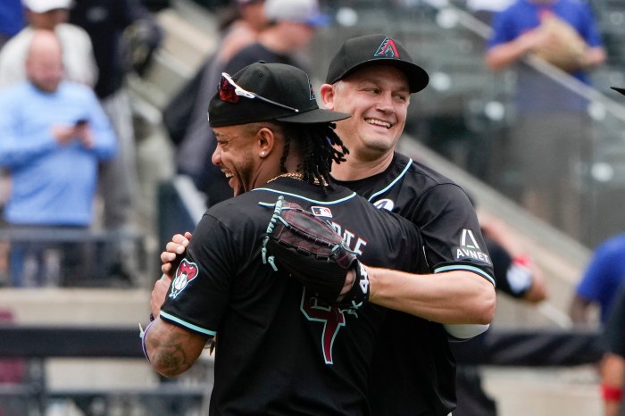 Mets bullpen delivers another brutal loss as Diamondbacks rally in the ninth to split series 3