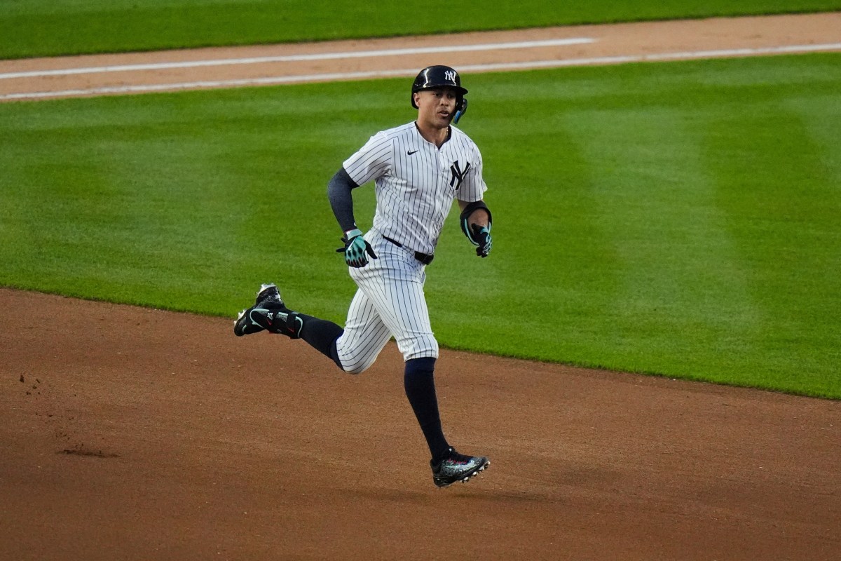 Giancarlo Stanton injury Yankees slugger to IL with left hamstring