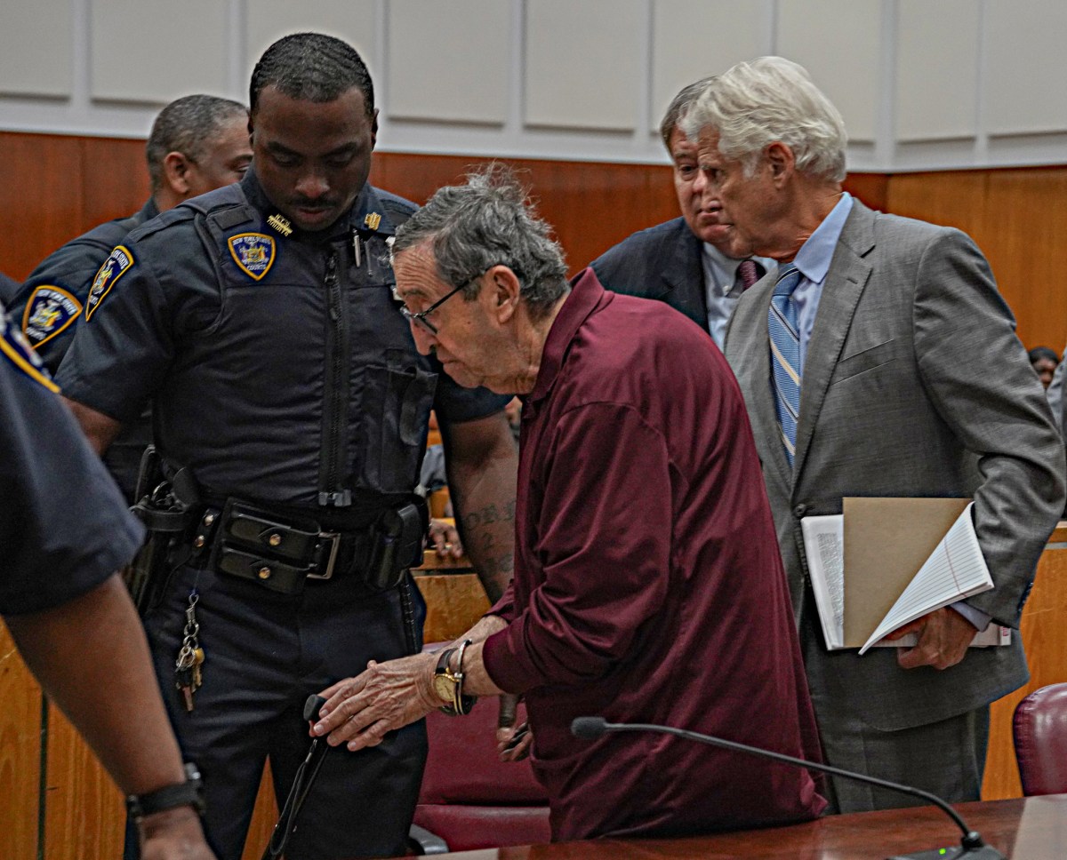 Elderly construction company boss with mob ties sent to prison for fraud in Manhattan 4