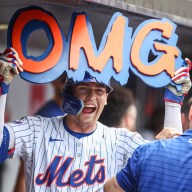 Mets Brandon Nimmo OMG sign