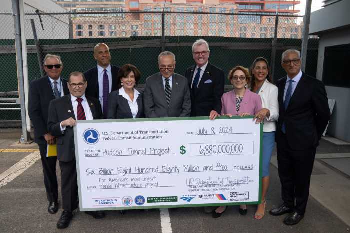 The feds have signed a funding agreement with New York and New Jersey that will finally get work underway on new train tunnels under the Hudson River.