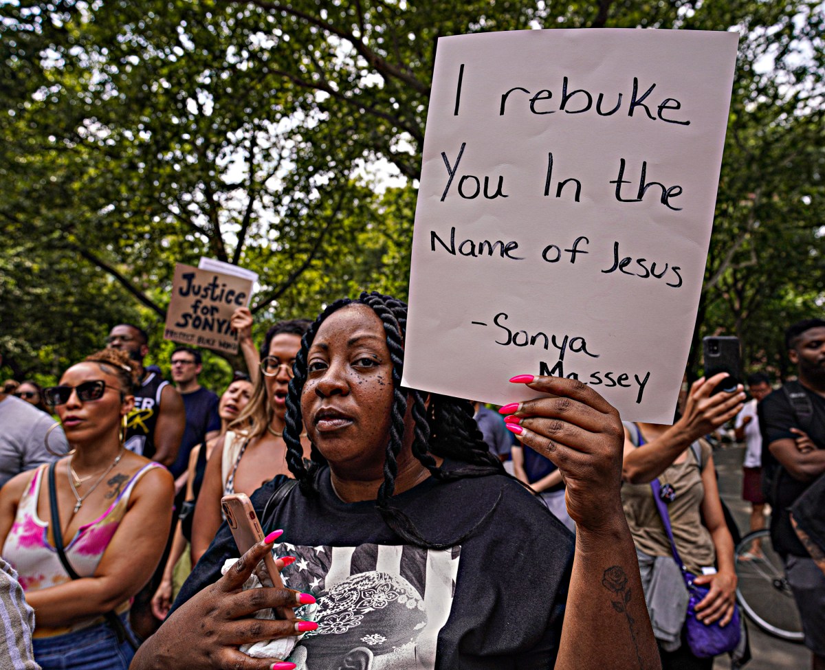 Greenwich Village vigil for Sonya Massey brings tearful rebuke of police brutality 15