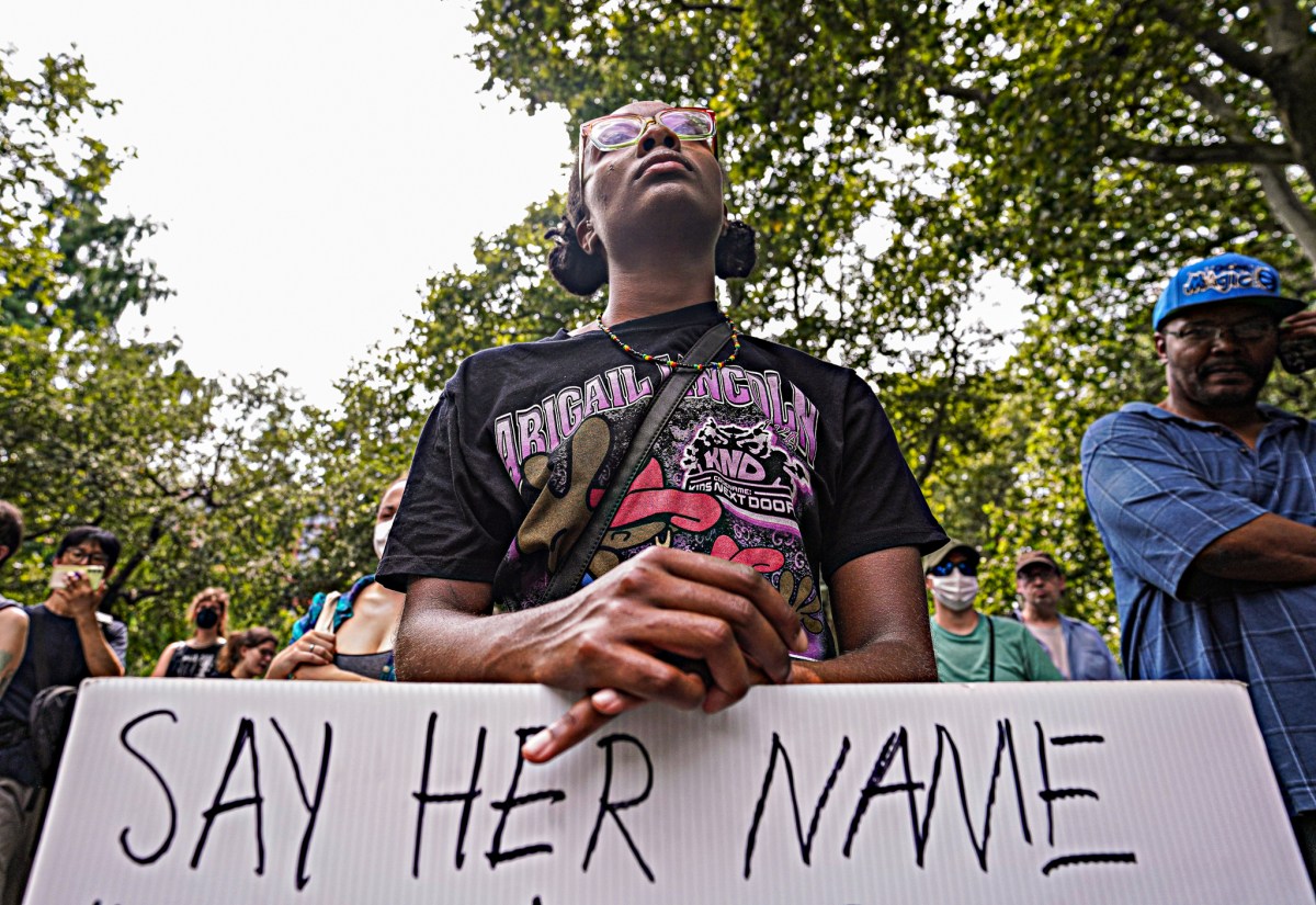 Greenwich Village vigil for Sonya Massey brings tearful rebuke of police brutality 13