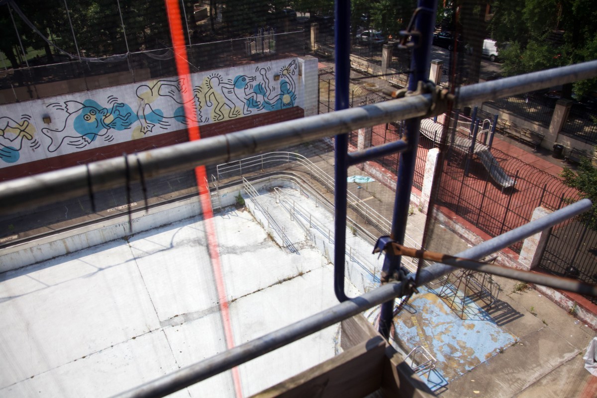 City is considering demolishing the Tony Dapolito rec center in Greenwich Village 8
