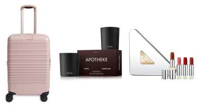 A bag and cosmetics