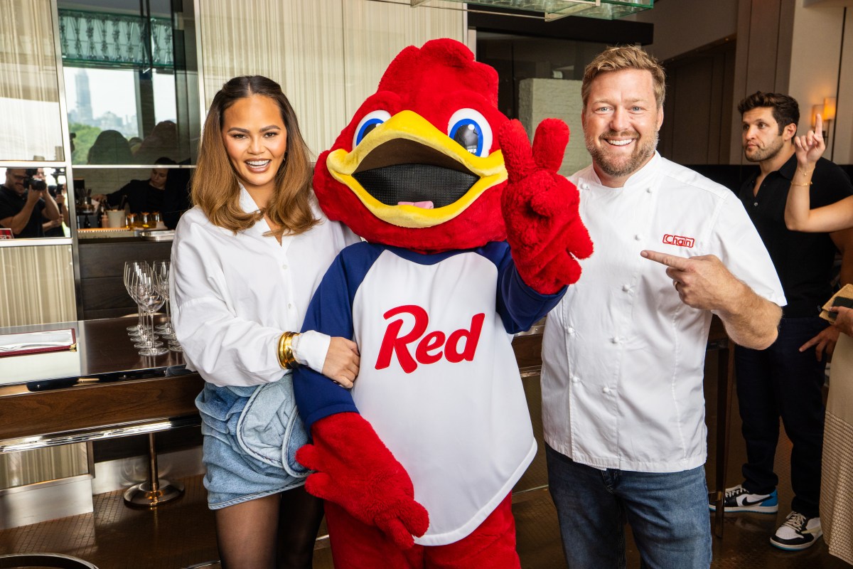 ChainFEST food festival to make New York debut at Randall's Island this fall 3 Chain Investor, Chrissy Teigan, and Michelin-starred Chef Tim Hollingsworth with Red from Red Robin