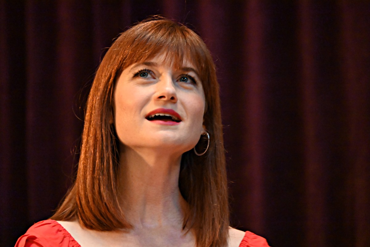 Grand Central Terminal celebrates 'Back to Hogwarts' with surprise appearance from Bonnie Wright and fan giveaways 3 Bonnie Wright