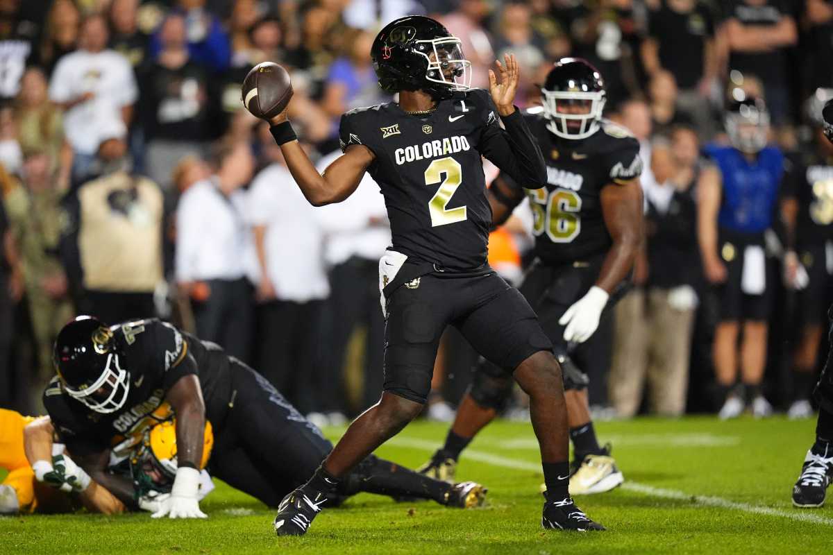 Shedeur Sanders throws a pass. Potential Giants quarterback in 2025 NFL Draft
