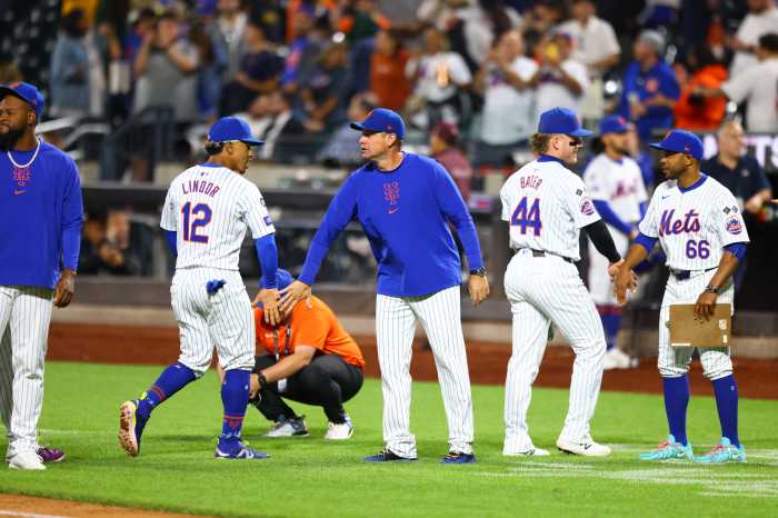 Winker's grand slam, Red Sox bullpen's implosion keys Mets to 7th straight win, 8-3 1 Mets celebrate win over Red Sox