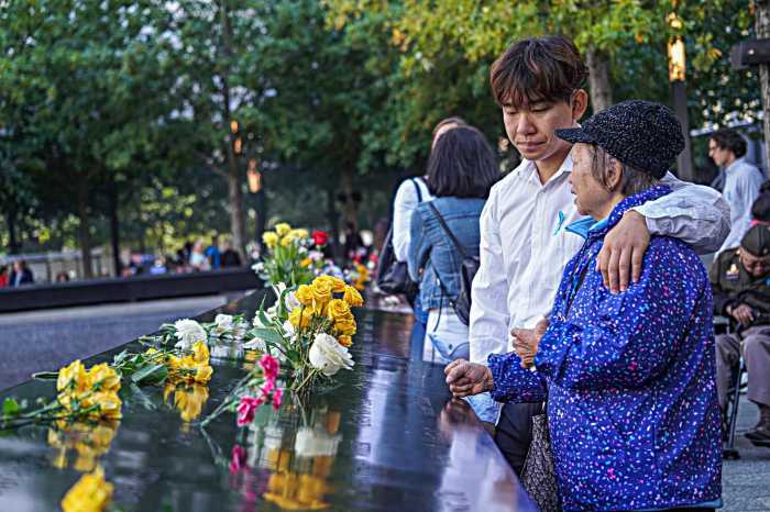 families of 9/11 victims remember lost at 9/11 memorial ceremony
