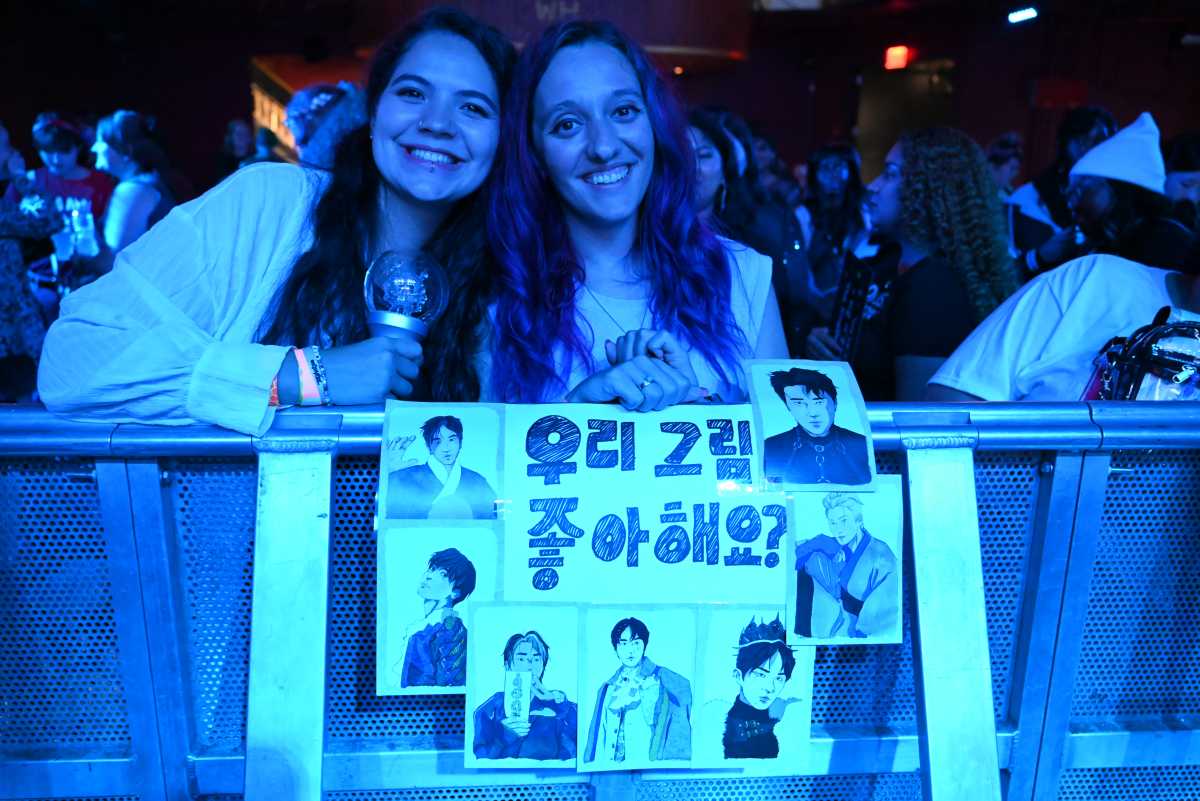 The KingDom gives royal K-Pop performance for fans at Webster Hall 5 Best friends Hallie Martinez and Chelsea Herzog traveled accross the US to New York City just to see the KingDom together