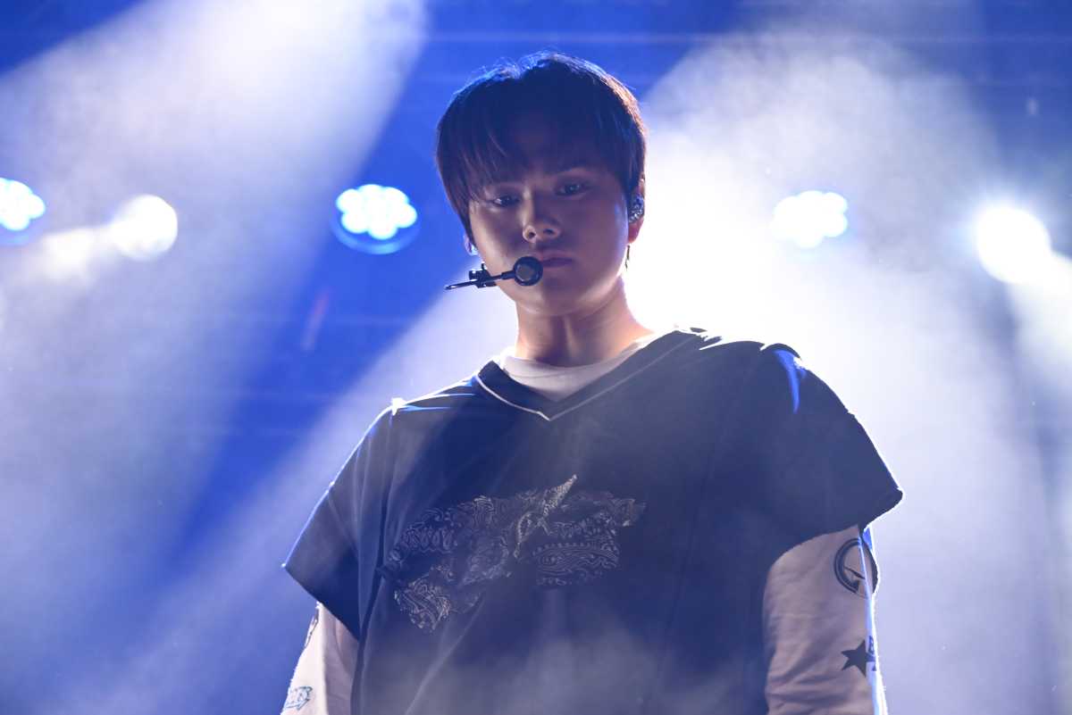 The KingDom gives royal K-Pop performance for fans at Webster Hall 8 Jahan prepares for the first song on The KingDom's set list