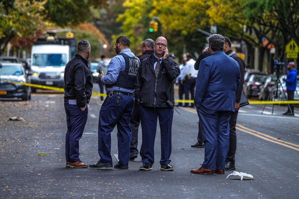 Harlem shooting: Teen suspects sought for wounding woman in brazen daytime assault 3