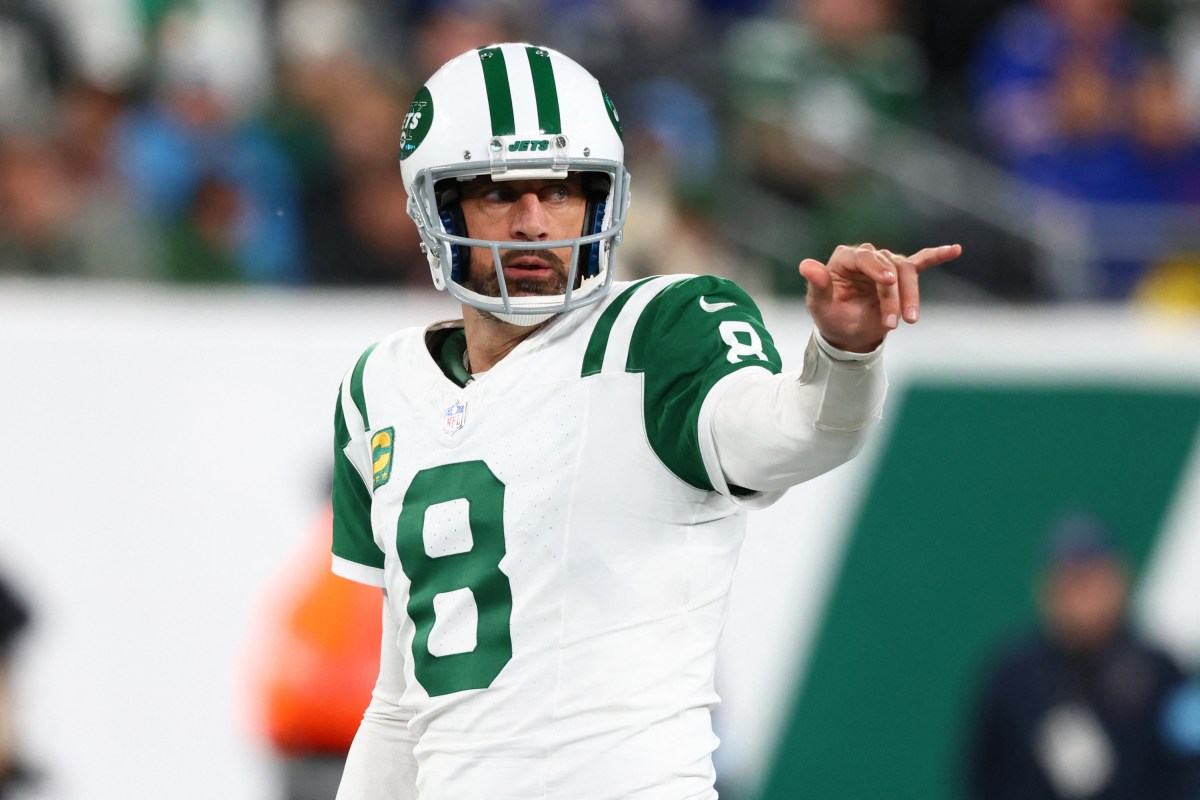 Aaron Rodgers wants to stay with Jets if he does play in 2025