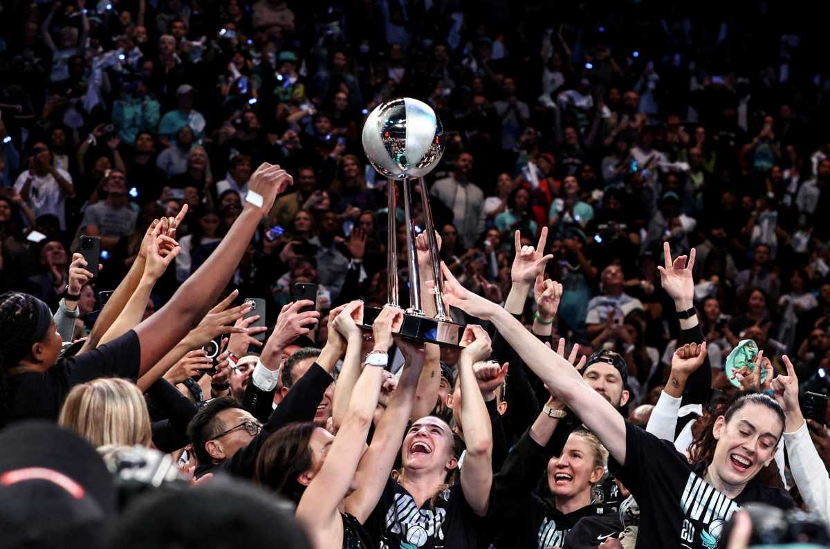 The New York Liberty celebrate after winning the 2024 WNBA Finals at Barclays Center. Mandatory Credit: Wendell Cruz-Imagn Images