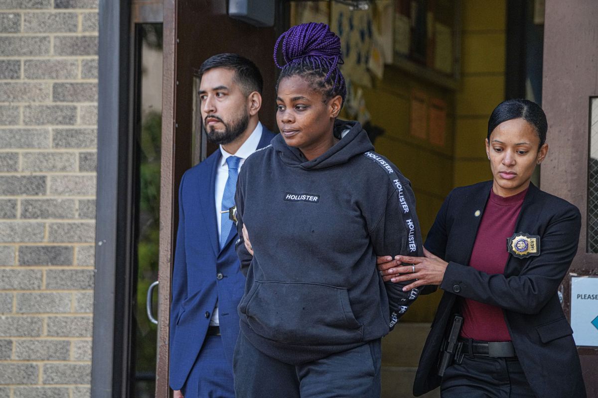 David Paterson assault: Two more suspects cuffed for beating former governor and his stepson on Upper East Side 4 Diamond Minter is escorted from the 23rd Precinct stationhouse