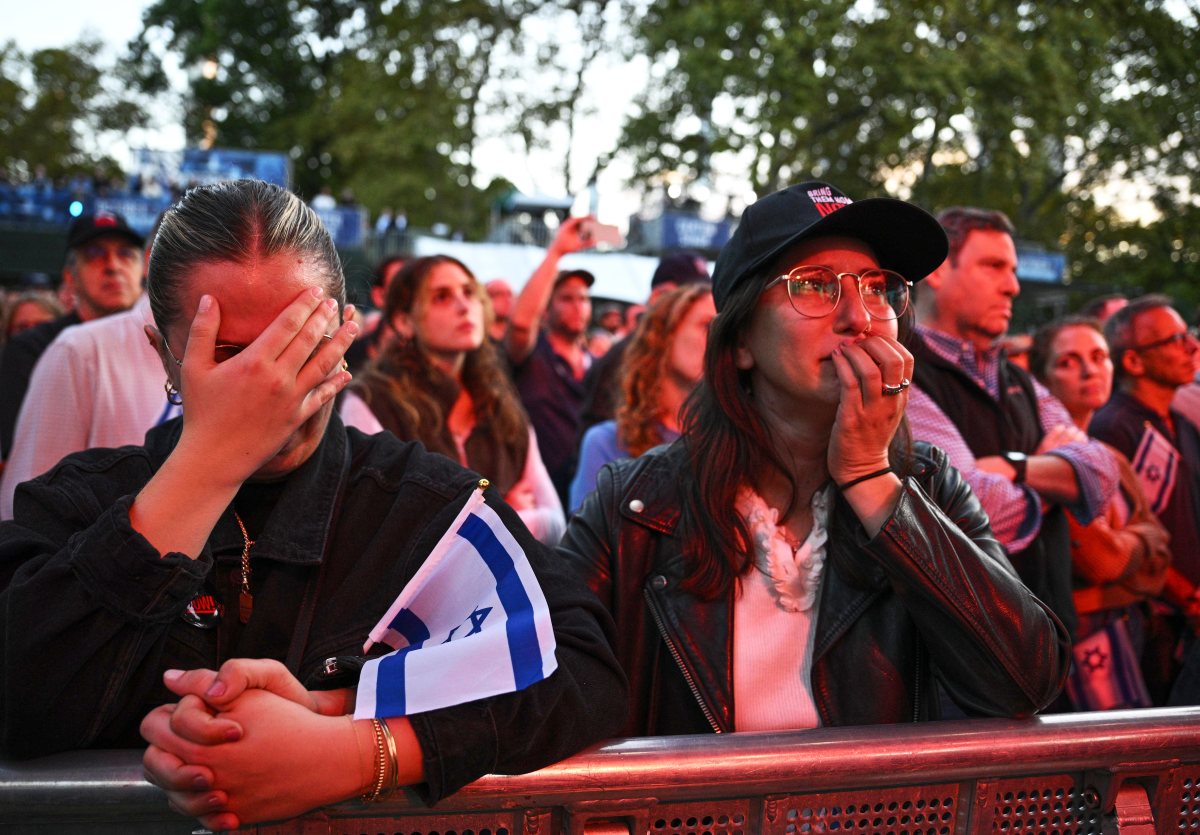 Oct. 7 anniversary: Thousands gather in Central Park to mourn hostages and victims at memorial ceremony 10