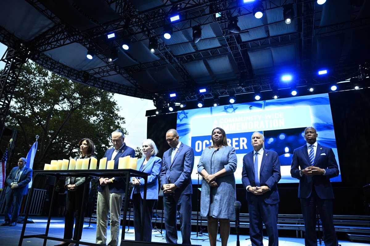 Oct. 7 anniversary: Thousands gather in Central Park to mourn hostages and victims at memorial ceremony 4