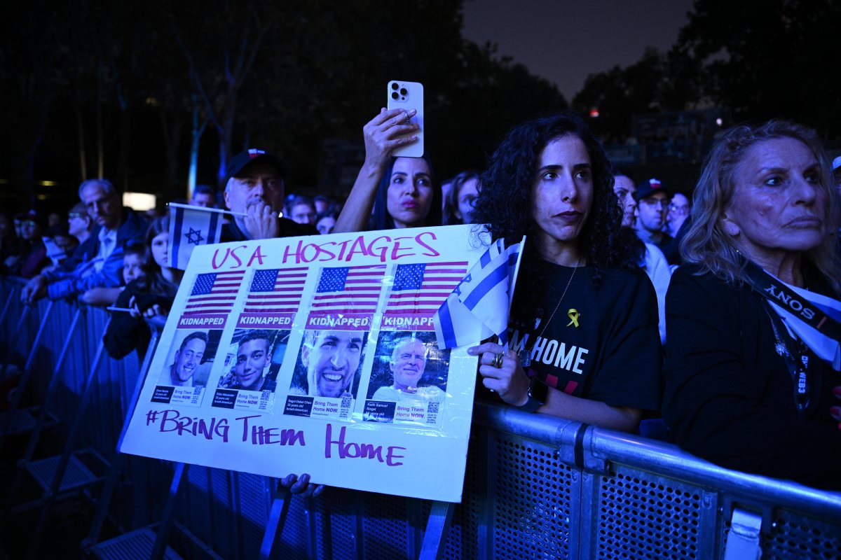 Oct. 7 anniversary: Thousands gather in Central Park to mourn hostages and victims at memorial ceremony 3