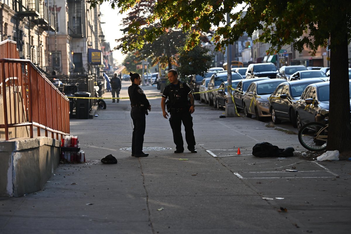 Brooklyn man shot dead near apartment building in early-morning execution: NYPD 2 Brooklyn man shot dead