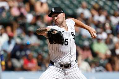 USA; Chicago White Sox starting pitcher Garrett Crochet (45) delivers a pitch against the New York Mets during the first inning at Guaranteed Rate Field.