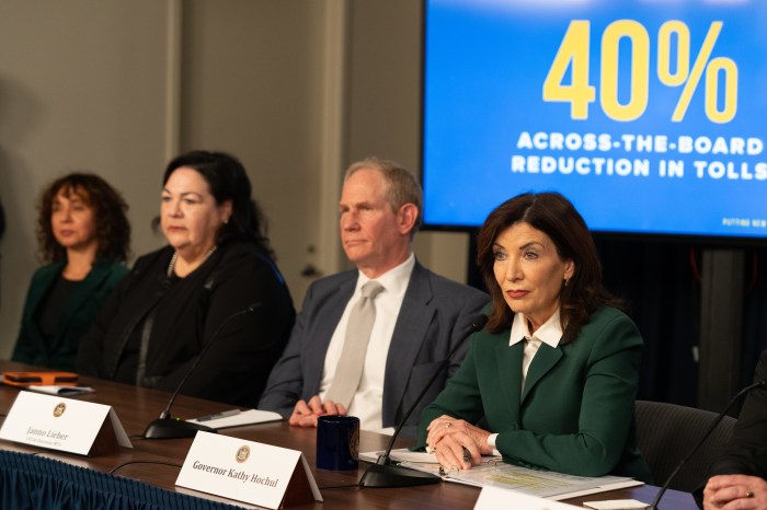 NYC DOT adds 500 new loading zones for delivery trucks to help curb double parking 2