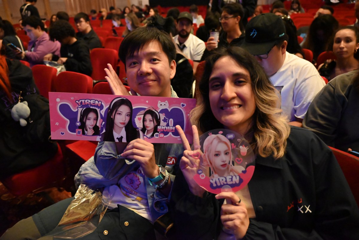 ‘They are like magic’: K-Pop girl group EVERGLOW lights up world tour for fans across the US and Latin America 4