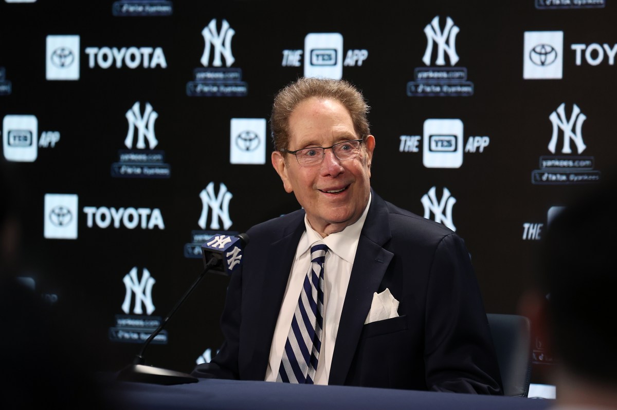 Yankees radio gets new lead voice: Dave Sims taking over for legendary John Sterling behind the mic 2 Yankees radio legend John Sterling