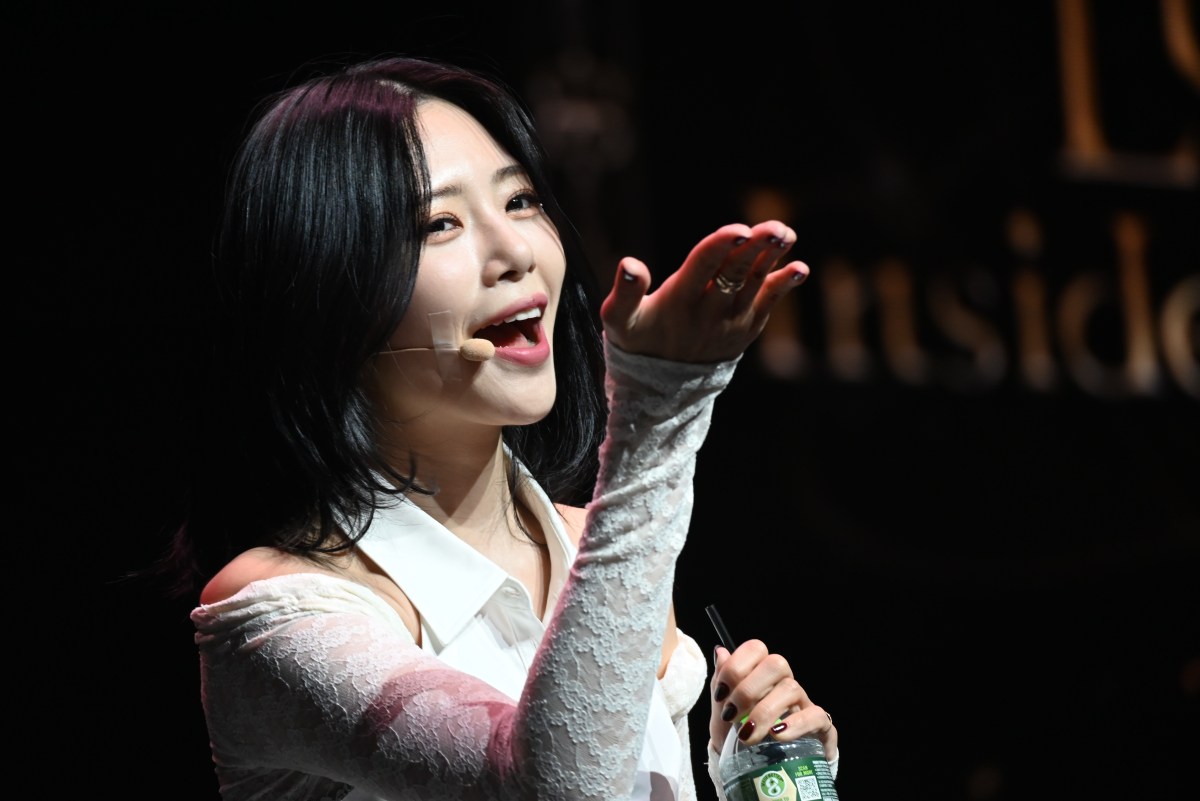 South Korean girl group Dreamcatcher rocks Brooklyn’s Kings Theatre 5