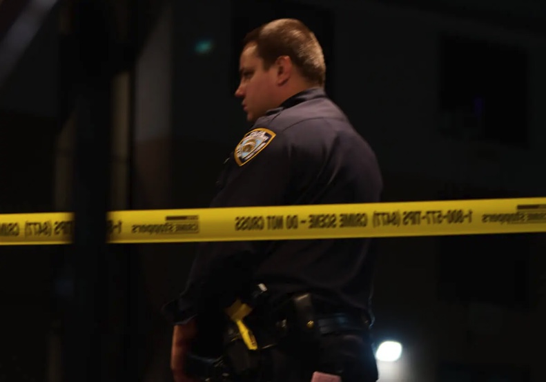 Brooklyn subway slashing: Man attacked on A train after argument over seat bump, cops say amNewYork