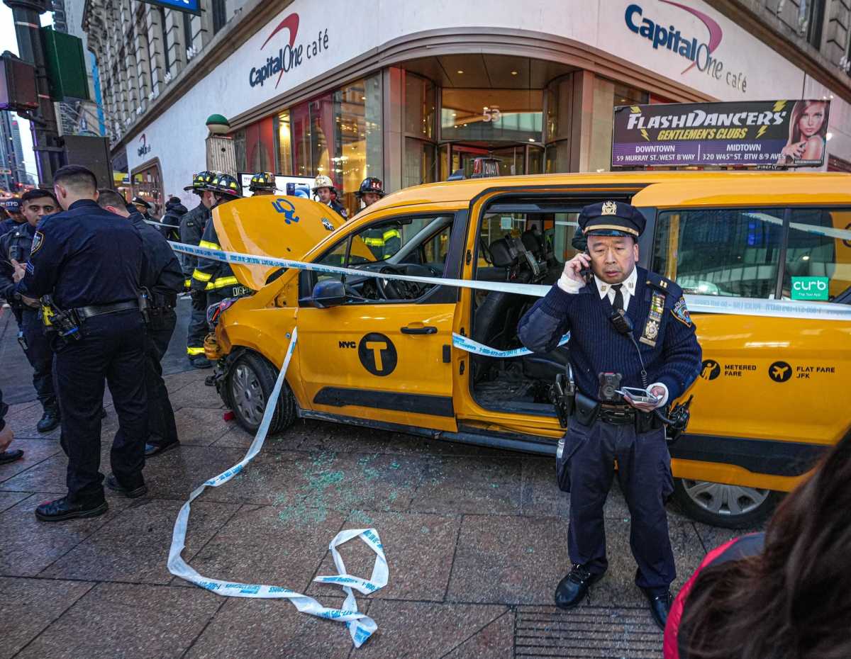 Six people have been injured in Herald Square on Christmas Day, including several tourists, after a yellow cab driver jumped the curb and struck pedestrians, cops and eyewitnesses said.