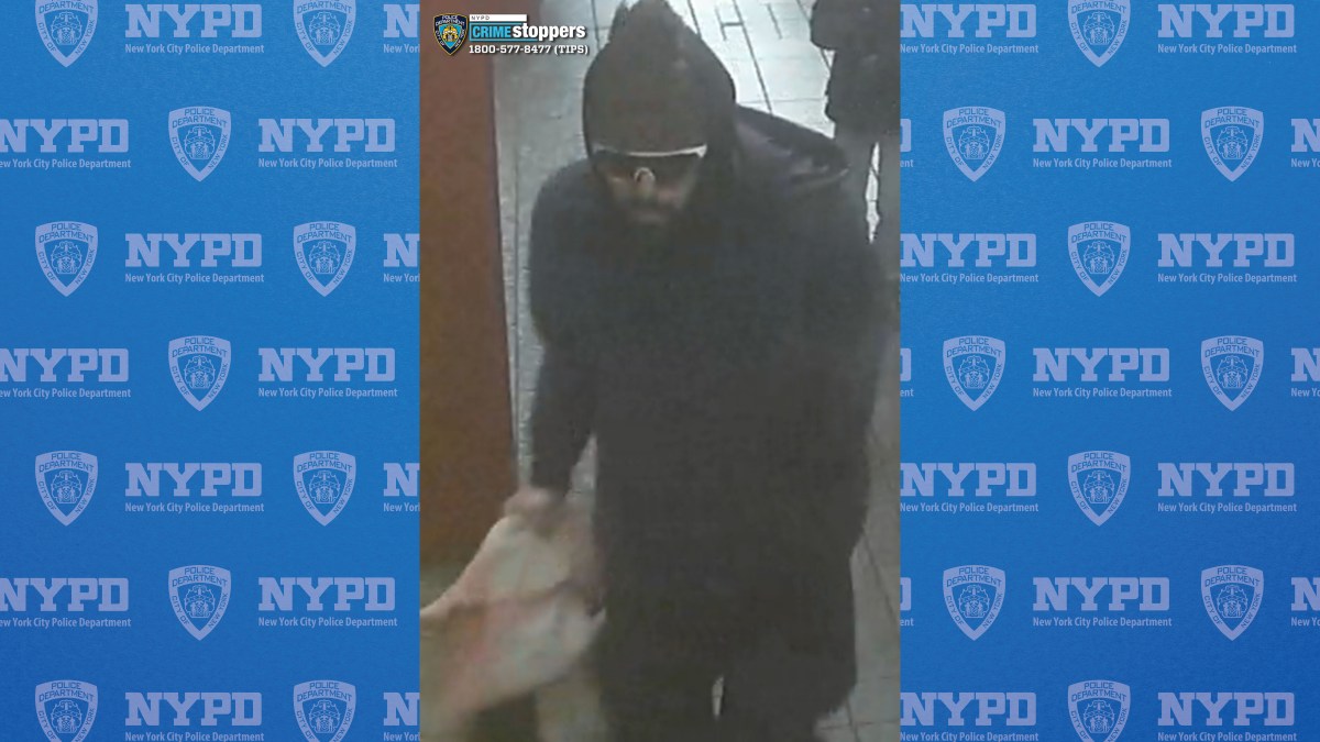 Suspect who shoved senior in Midtown