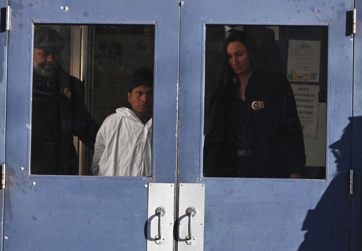 Brooklyn subway fire murder: Suspect charged for setting woman ablaze on F train 2