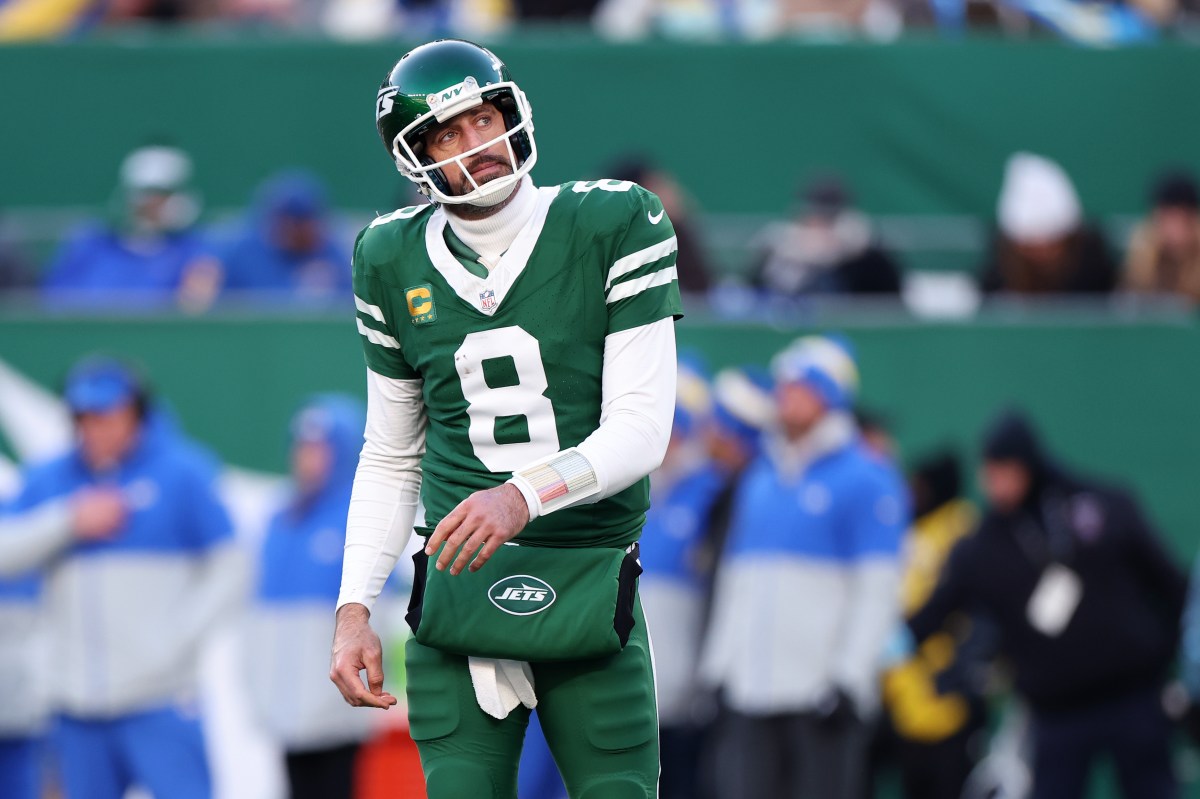 Aaron Rodgers' fumble, bad fourth-down gambles lead Jets to another second-half collapse, loss to Rams 2