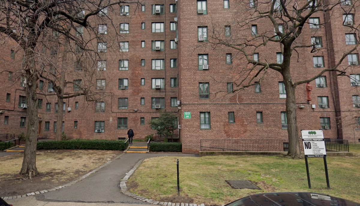 Alleged Bronx rapist caught at homeless shelter hours after woman was sexually assaulted: cops 2 Site of Bronx rape