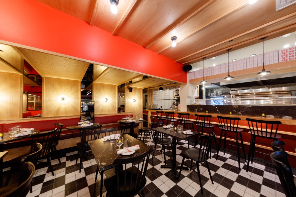See No Evil Pizza brings two classic NYC fixtures together in Midtown: pizza and subways 2 See No Evil's interior, just steps away from the subway.