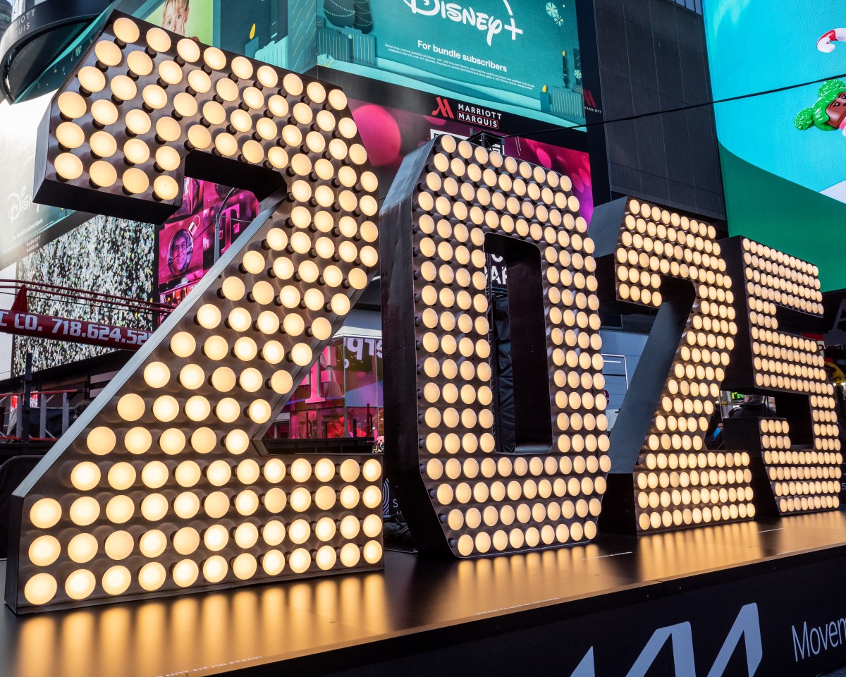 The 2025 numerals arrived in Times Square on Dec. 18. Photo by Gabriele Holtermann