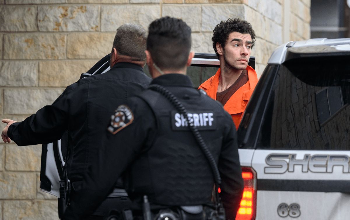 MIDTOWN ASSASSIN: Suspect Luigi Mangione fights extradition back to New York, yells while taken into courthouse 2