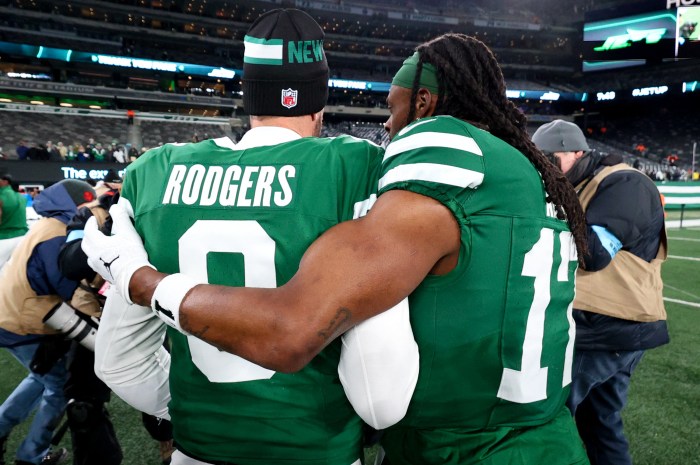 Aaron Rodgers willing to play elsewhere if 'hypothetical' of Jets moving on comes to fruition 2 Aaron Rodgers Davante Adams