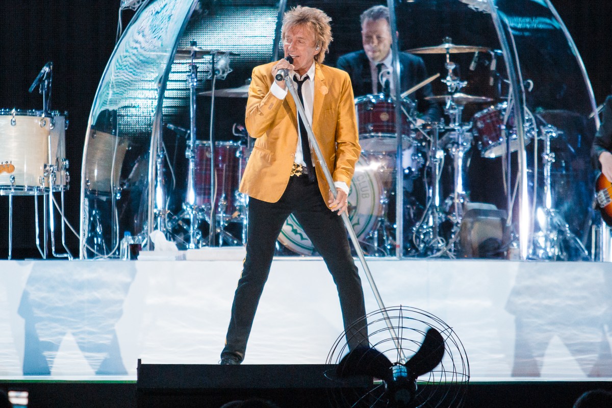 The 'Piano Man' and the Face: Billy Joel and Rod Stewart join forces for 'One Night, One Stage' at Yankee Stadium 2 Rod Stewart singing
