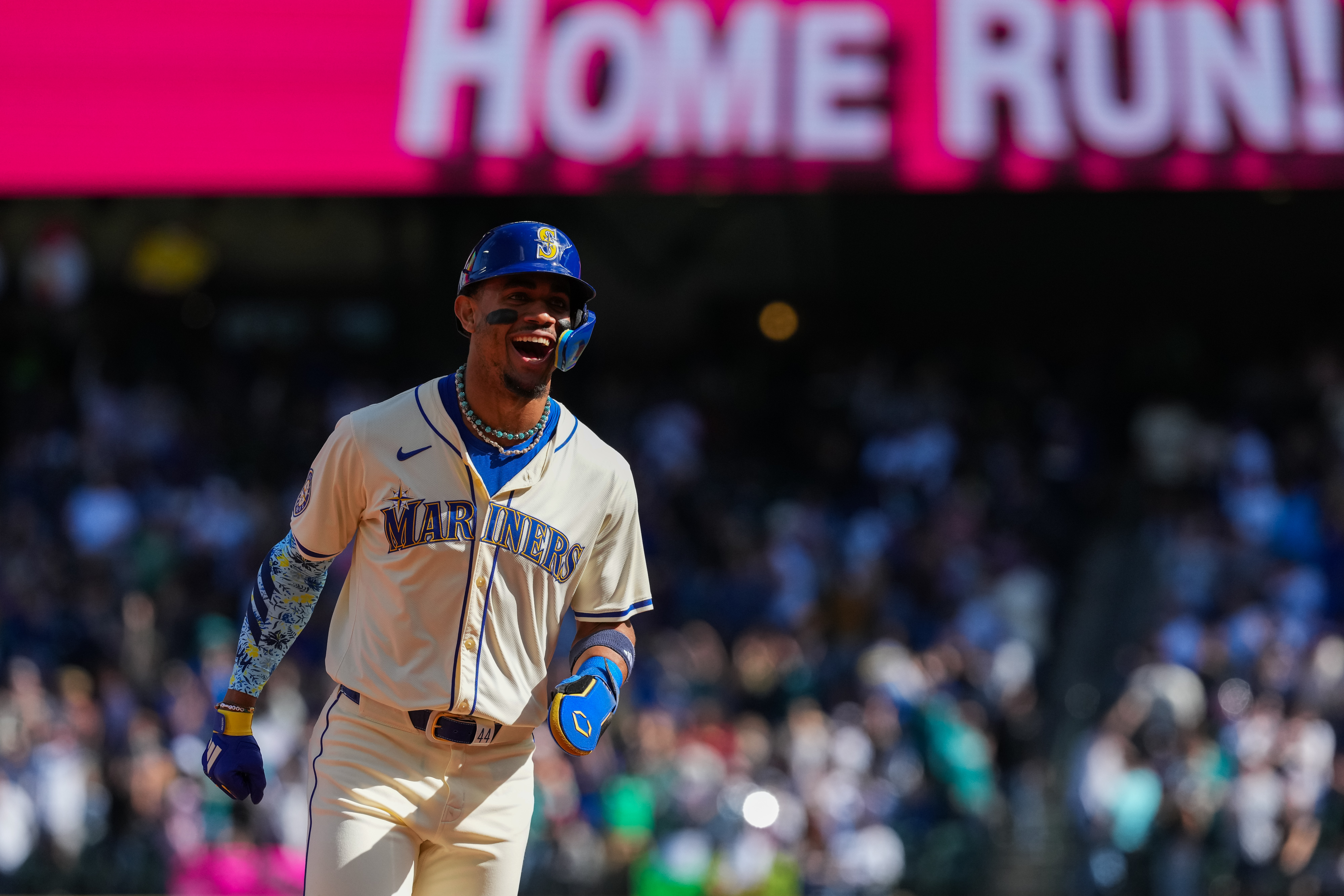 Pete Alonso rumors: 8 teams that could go after Mets' free-agent slugger 4 Julio Rodriguez Mariners
