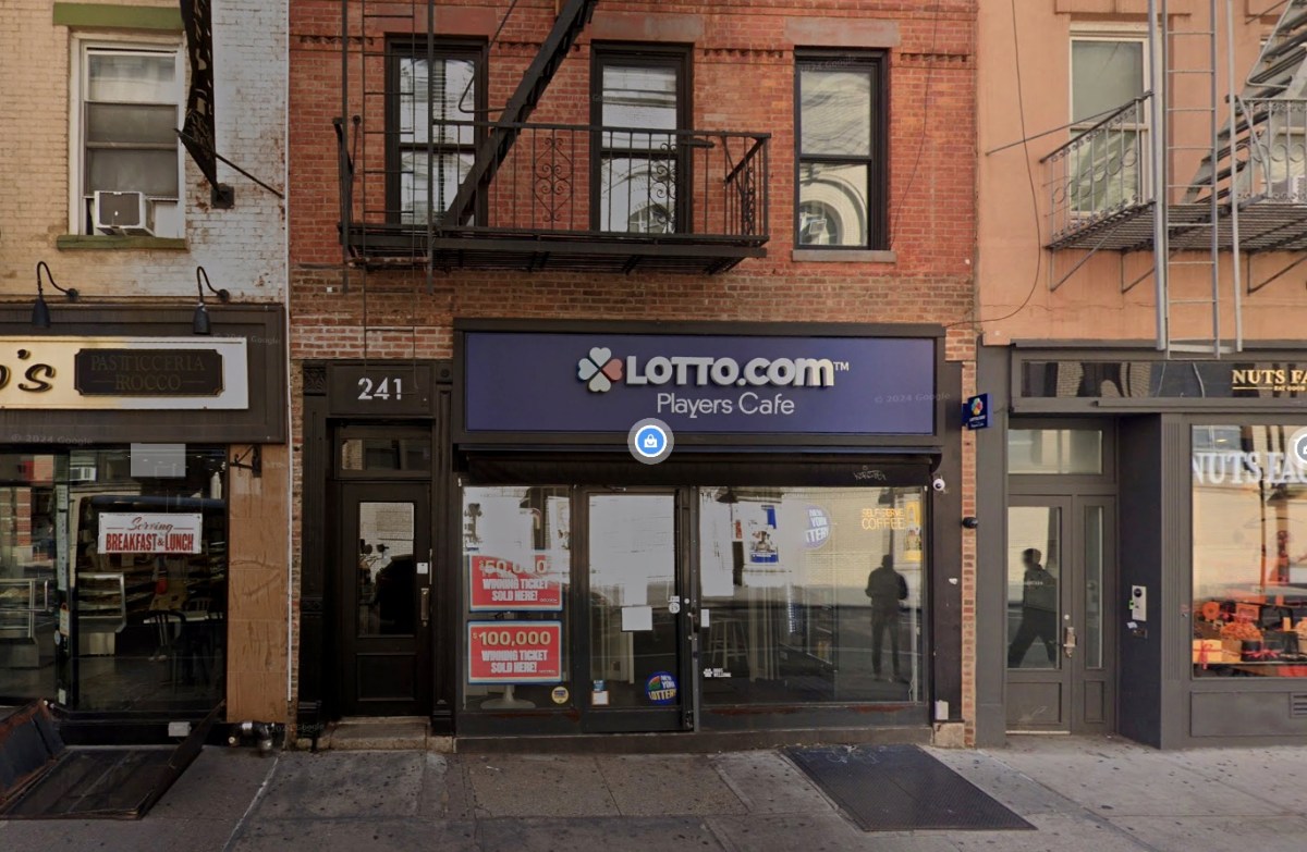 West Village cafe that sold winning New York Lotto ticket